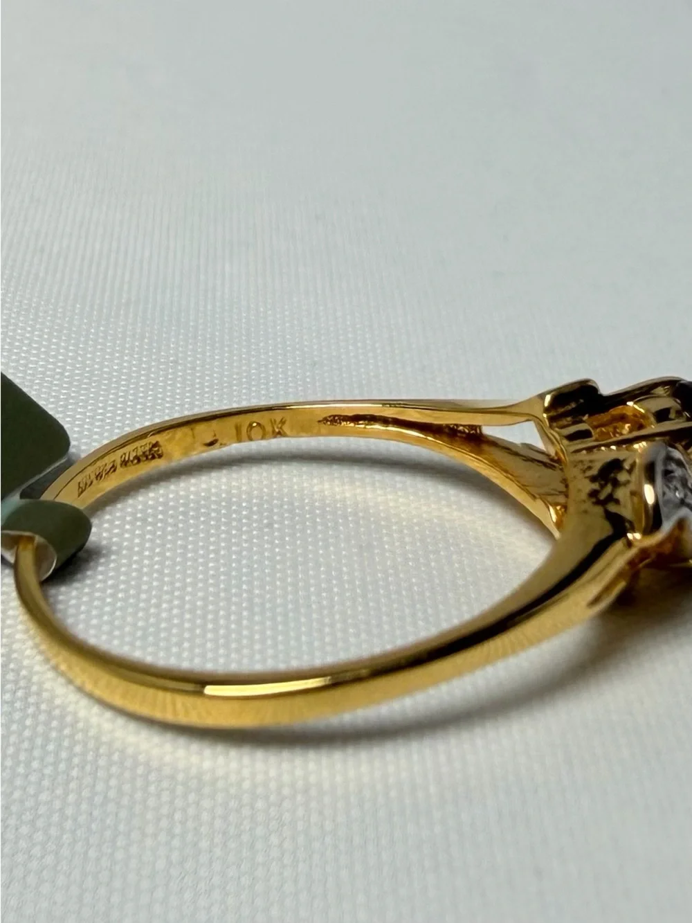 Lab Alexandrite Ring 10K Gold Color Change Natural Diamond Accents NWT Sz 6.25